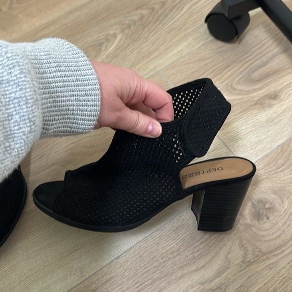 Women's Dept 222 Black Block Heels Suede Sandal Shoes Size 8.5 - Picture 2 of 7